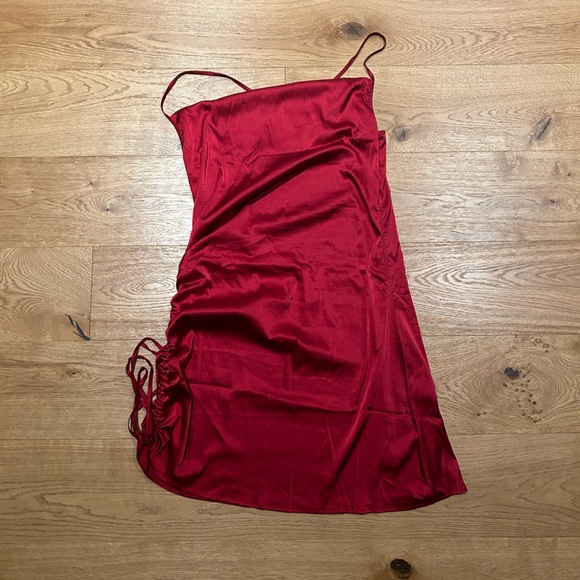 Red satin mini dress - Picture 1 of 4